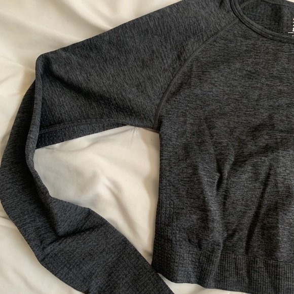 Seamless Crop Top | Longsleeve - Picture 4 of 5